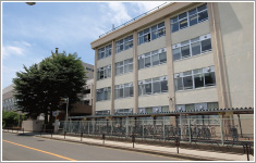 羽村第二中学校（徒歩7分）