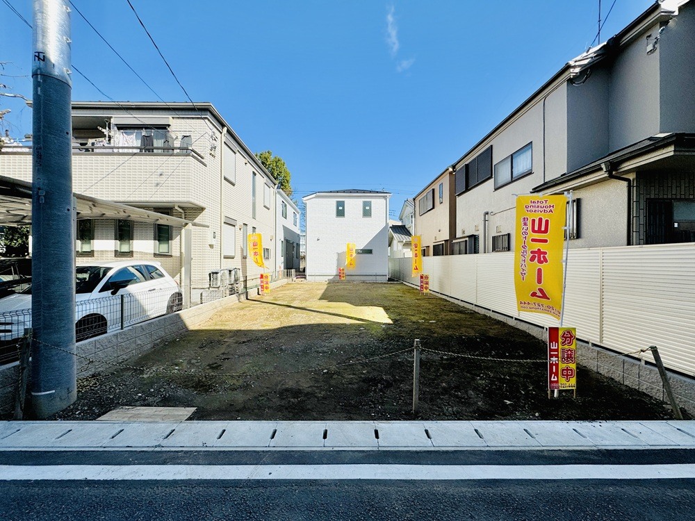 緑豊かで閑静な住宅街に３５坪超の敷地をご用意。建築条件付き売地の良さを最大限に活かすことができます。