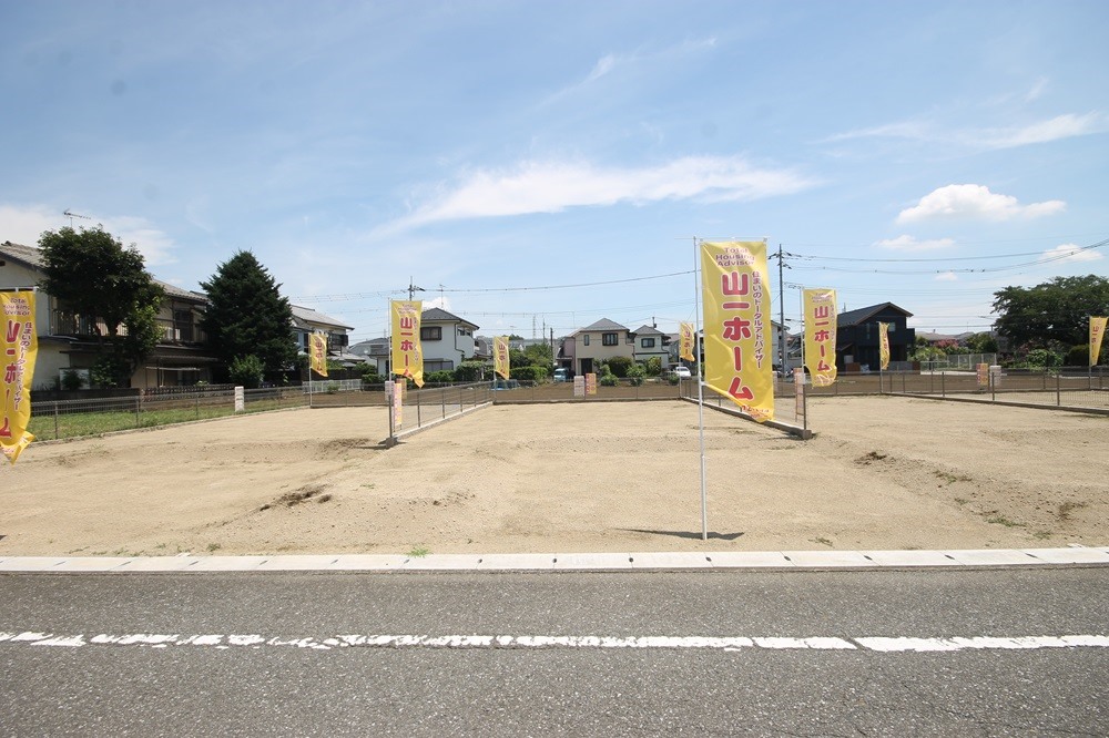 緑豊かで閑静な住宅街に３５坪超の整形地を用意。建築条件付き売地の良さを最大限に活かすことができます。
