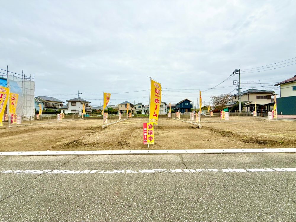 緑豊かで閑静な住宅街に３５坪超の整形地を用意。建築条件付き売地の良さを最大限に活かすことができます。
