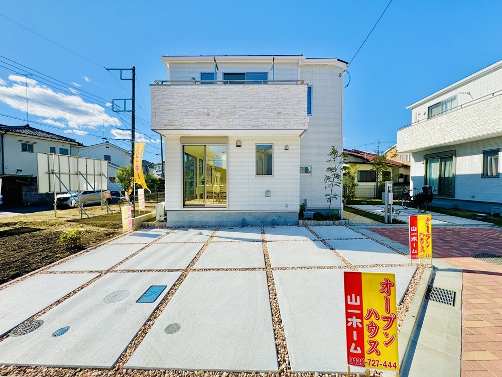 厚み21mmの外壁材イフーカを採用。美しいフォルムが際立つ端正な外観をつくりあげます。