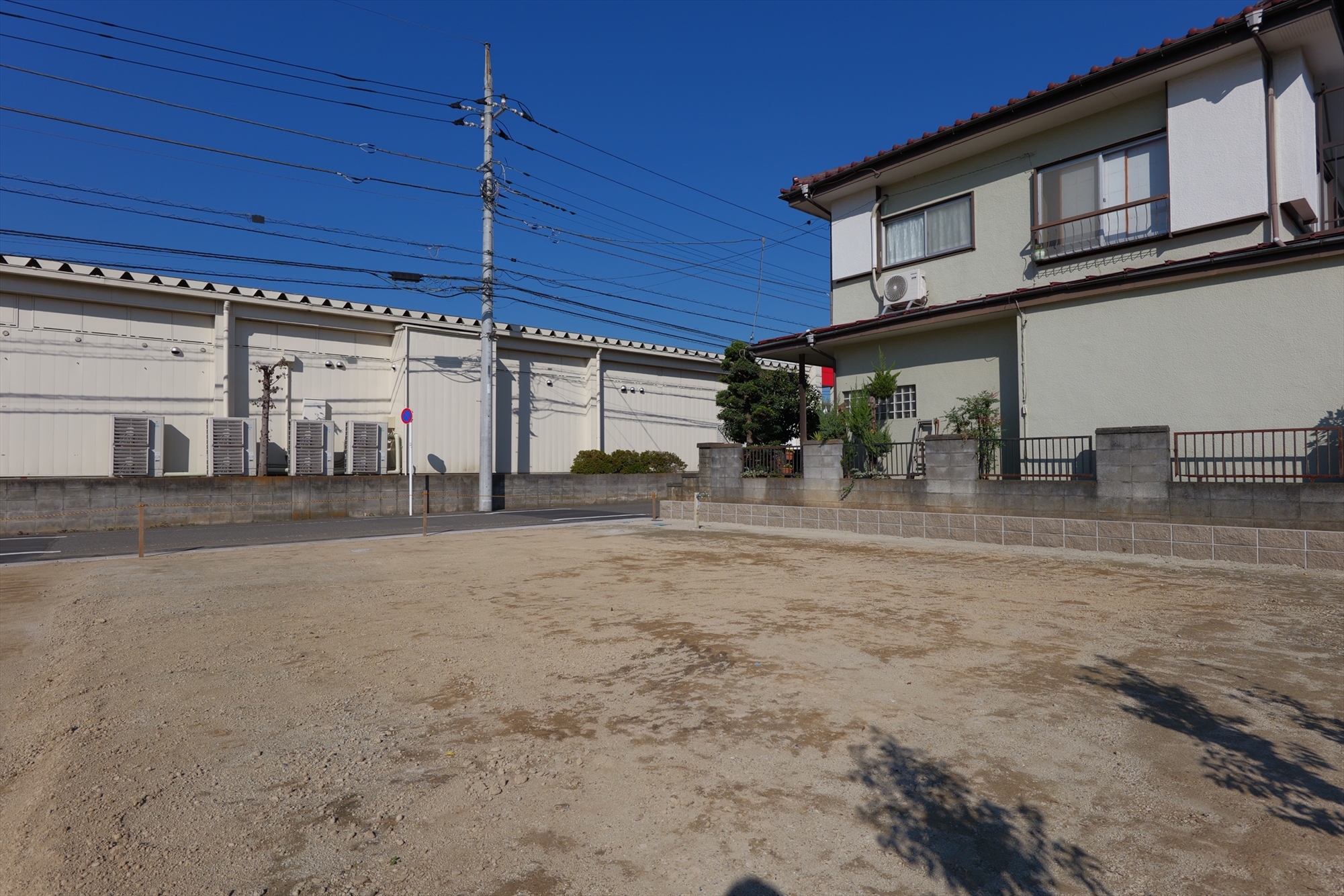 敷地面積は33坪超で、幅広い年齢層の方が住みやすい住環境が整っています。 