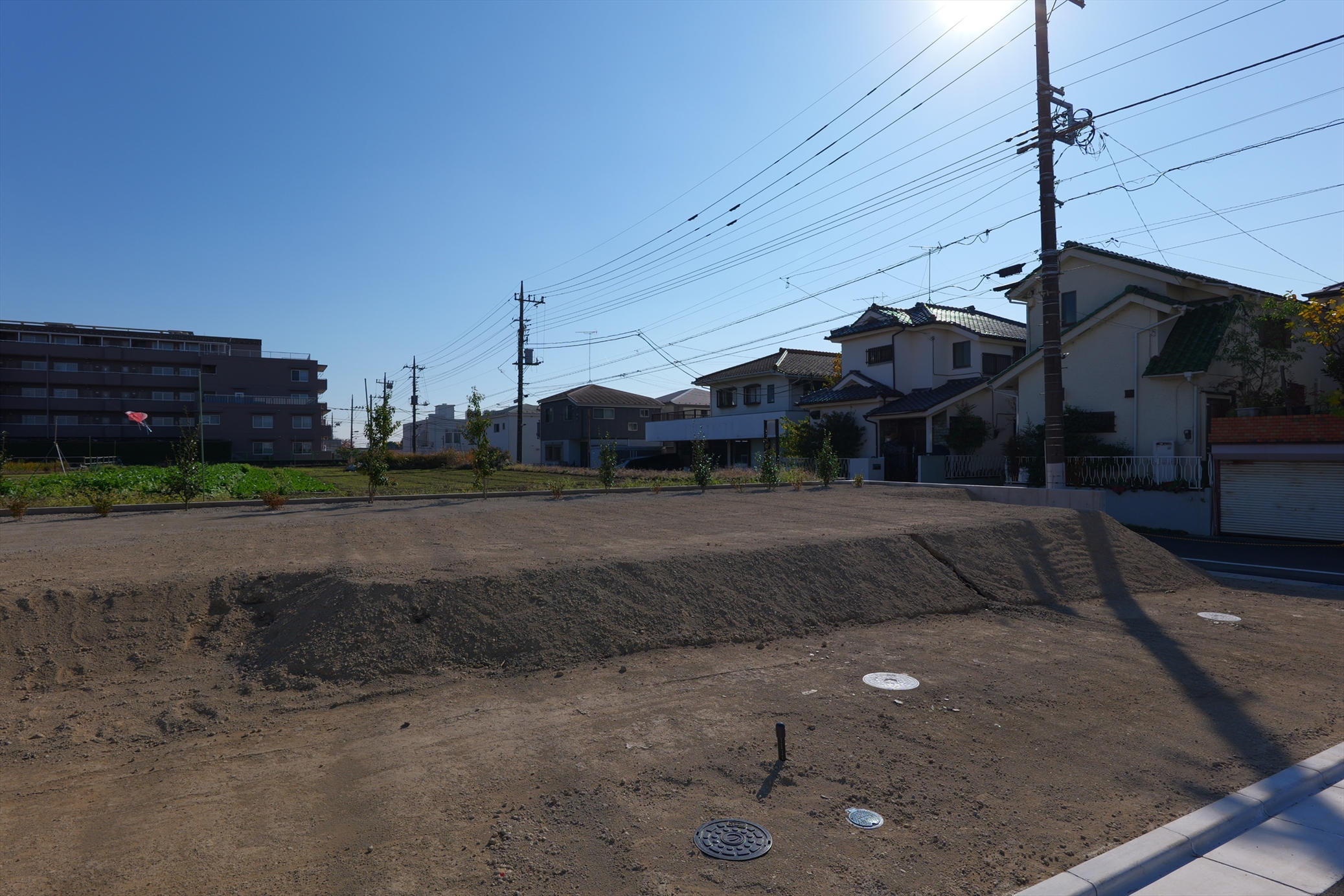 敷地面積は33坪超で、幅広い年齢層の方が住みやすい住環境が整っています。 