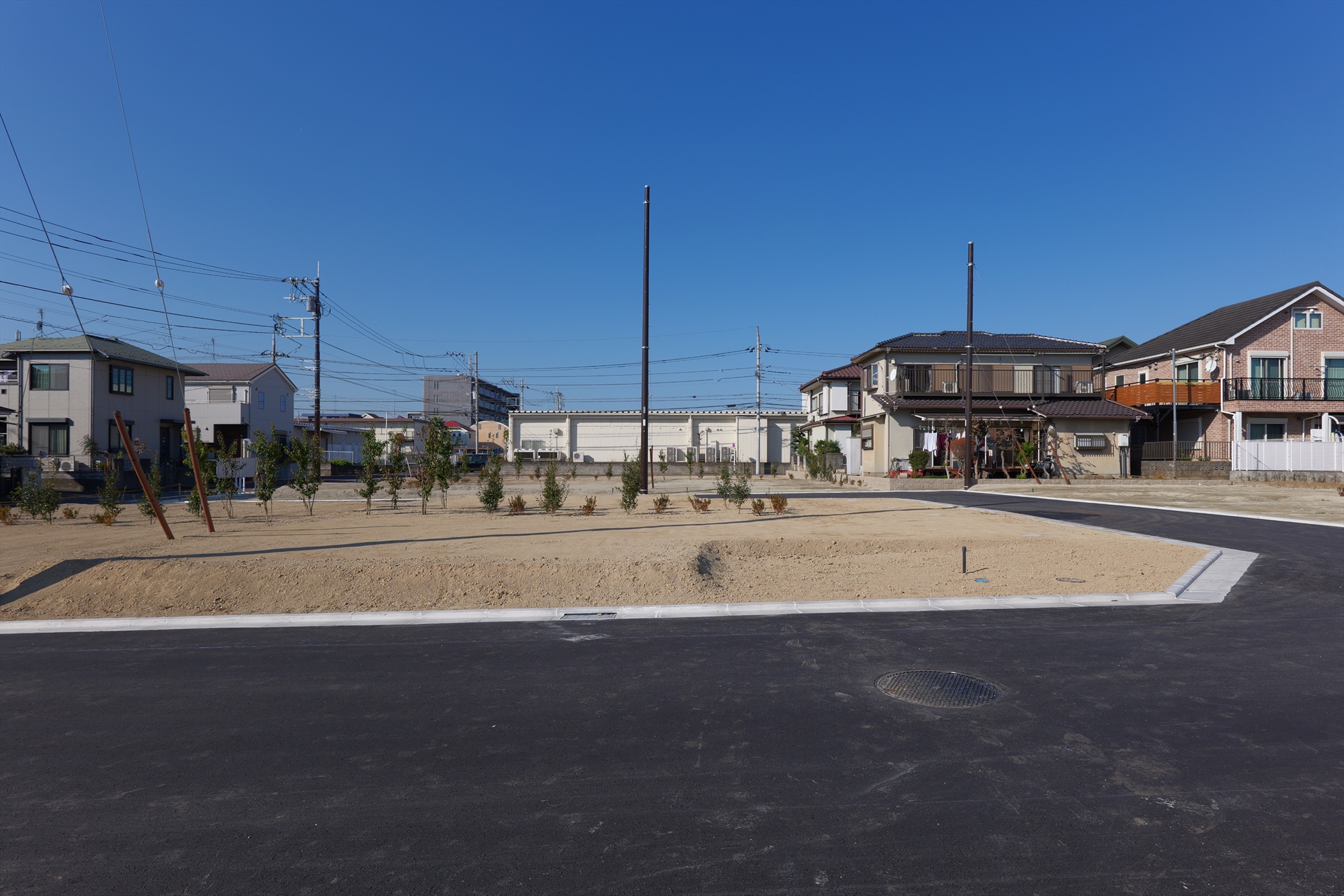 敷地面積は33坪超で、幅広い年齢層の方が住みやすい住環境が整っています。 