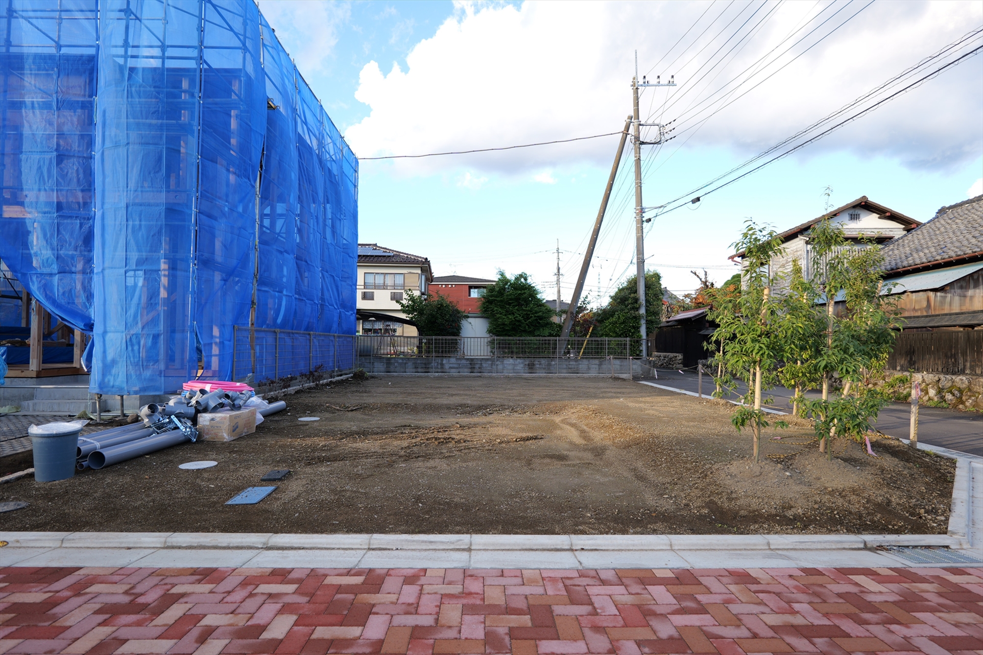 一戸建てが多く、静かで落ち着いた雰囲気を満喫できるエリアです。