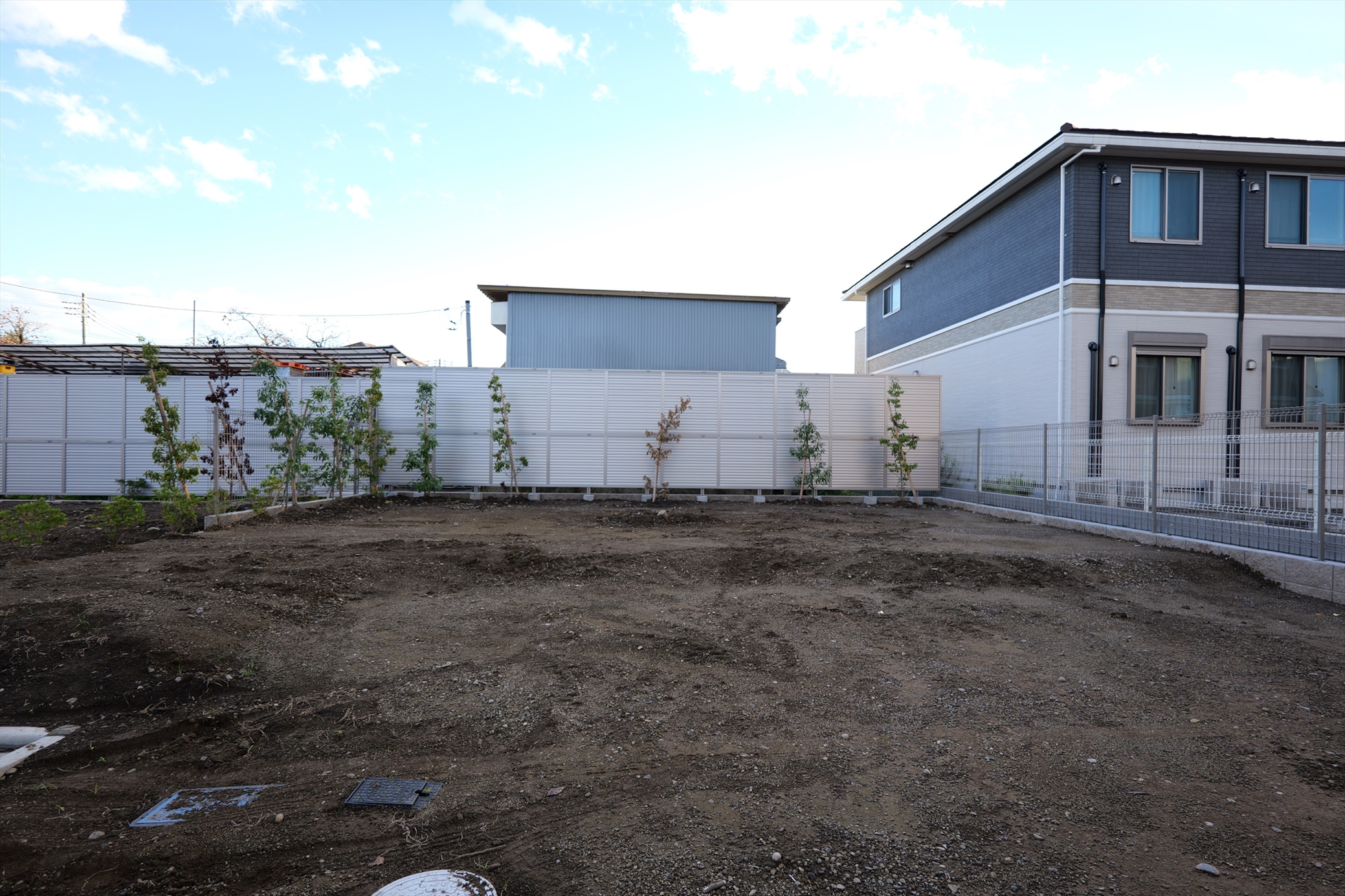 一戸建てが多く、静かで落ち着いた雰囲気を満喫できるエリアです。