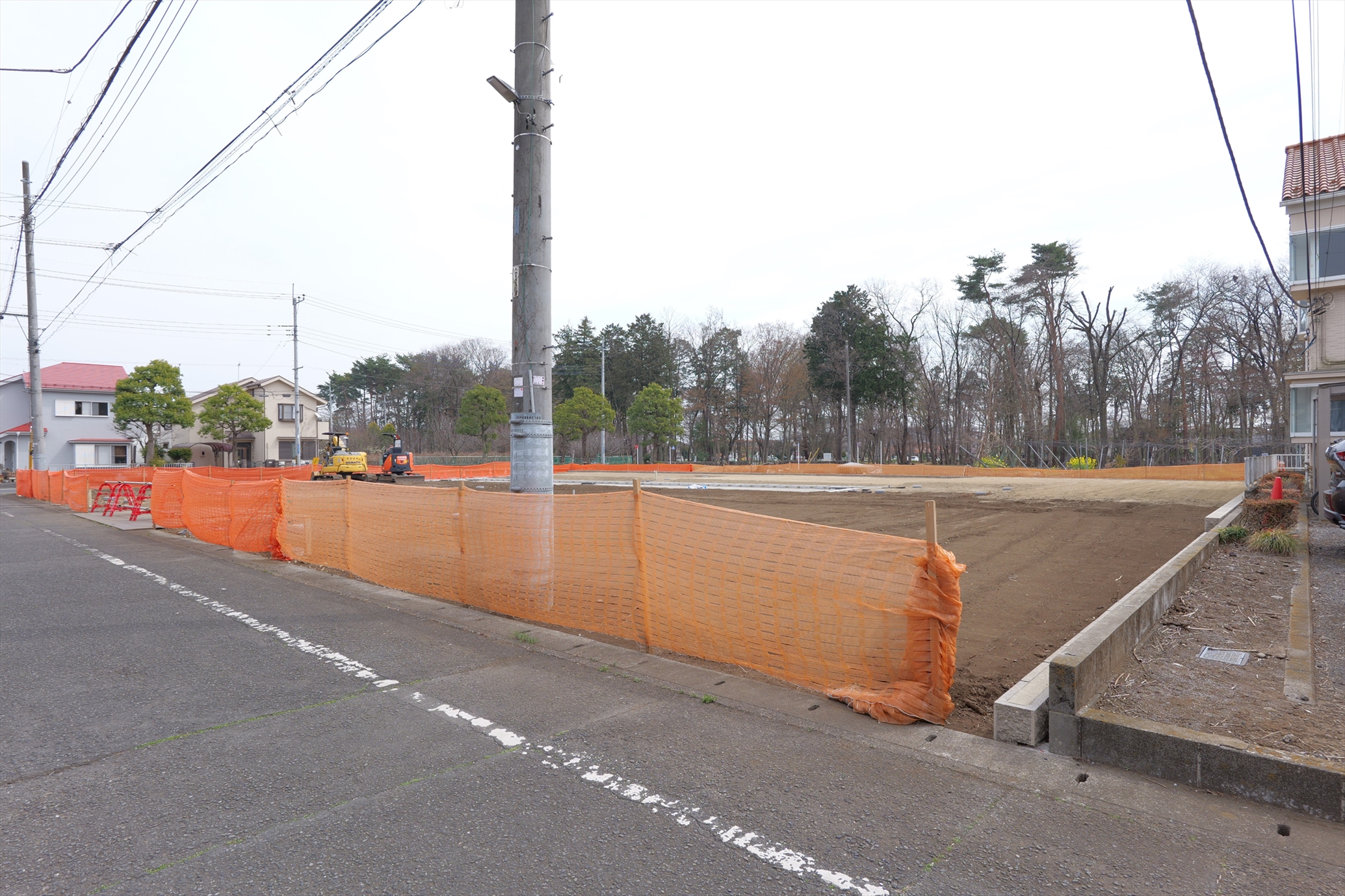 緑豊かで閑静な住宅街に３6坪超の整形地を用意。建築条件付き売地の良さを最大限に活かすことができます。