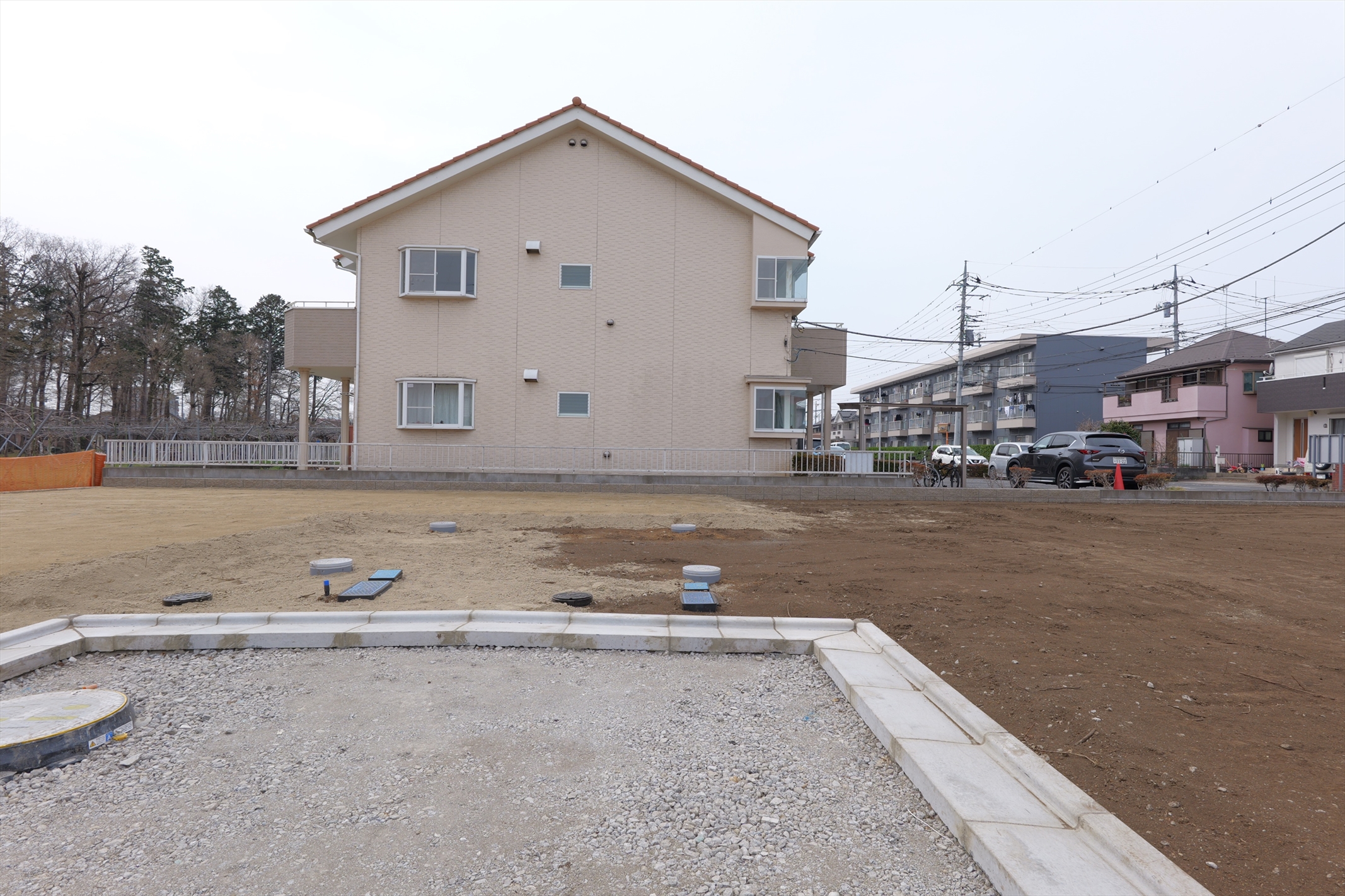 緑豊かで閑静な住宅街に３7坪超の整形地を用意。建築条件付き売地の良さを最大限に活かすことができます。