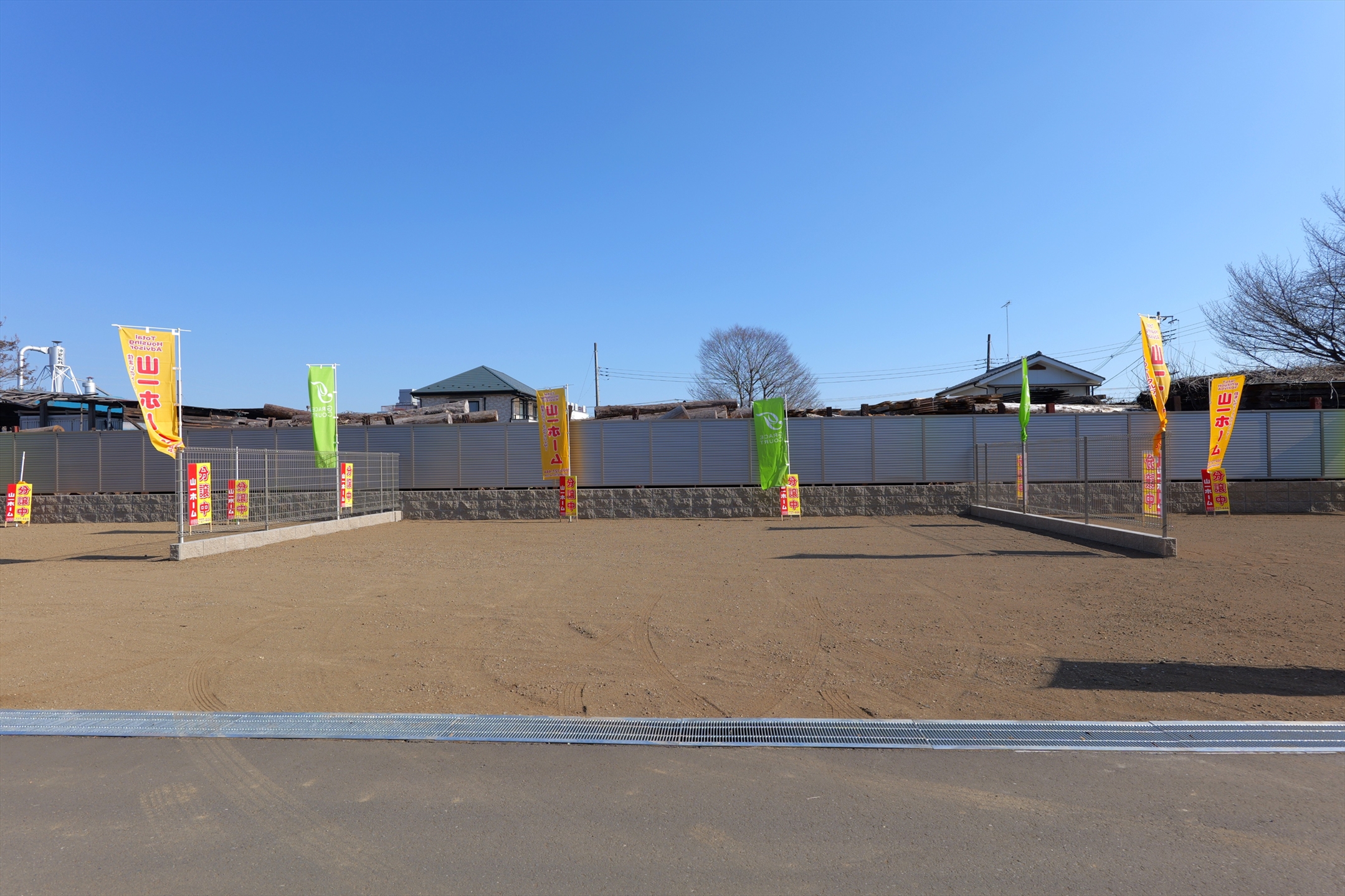 一戸建てが多く、静かで落ち着いた雰囲気を満喫できるエリアです。