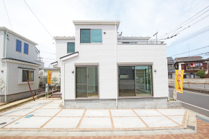 2.栄町1丁目A号棟外観